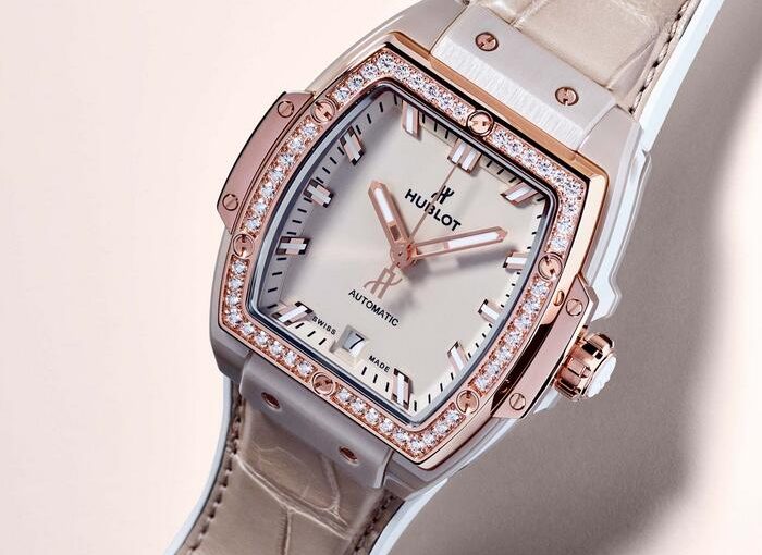 Perfect replica watches keep trendy with king gold and diamonds.
